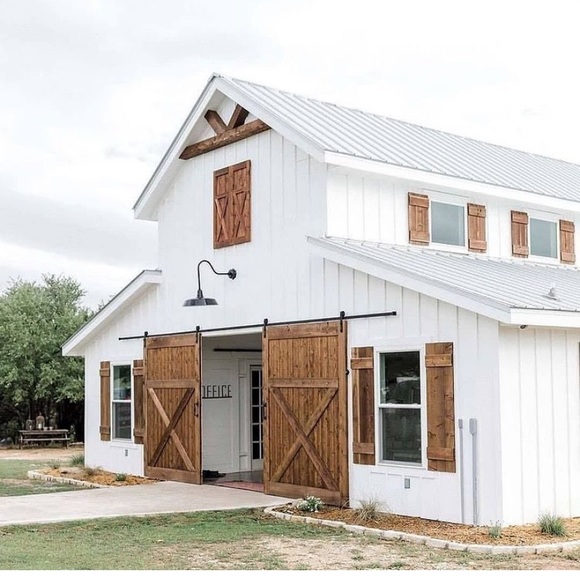 Hello and welcome to my closet. - Picture 1 of 1